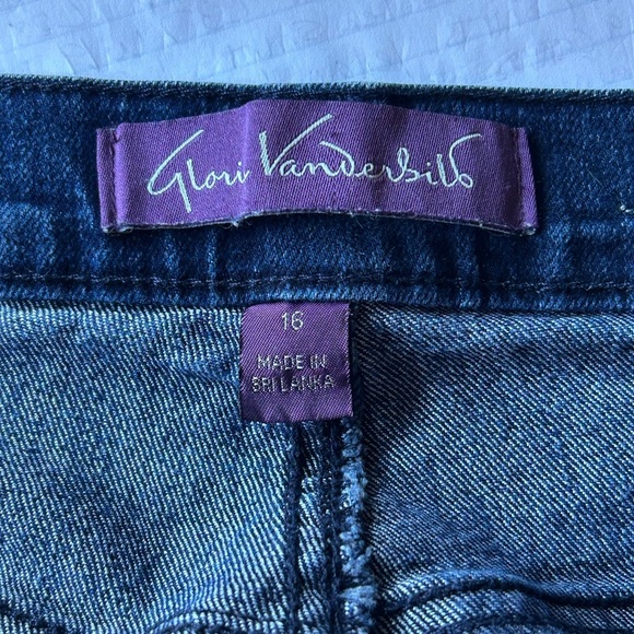 Gloria Vanderbilt Dark Blue Jeans Amanda 16 Denim Stretch Durable Flattering - Picture 2 of 3